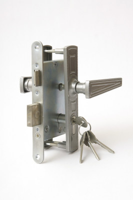 Замок Zenit (Зенит) врезной цилиндровый с защёлкой в комплекте с ручкой ЗВ4-3.01 (никель), 4 кл.